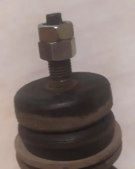 Крепление амортизатора