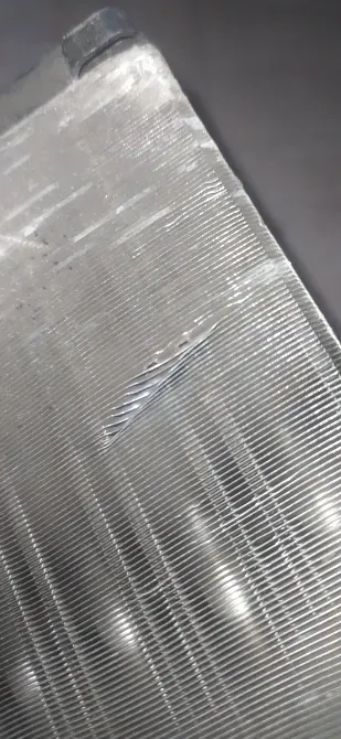 изображение поврежденного радиатора