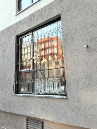 Крыша для баскетбольного кольца на улице зимой