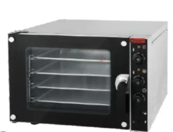 Духовка с четырьмя полками и ручками управления