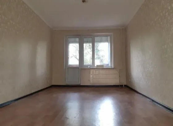 Планировка комнаты с двумя дверными проемами