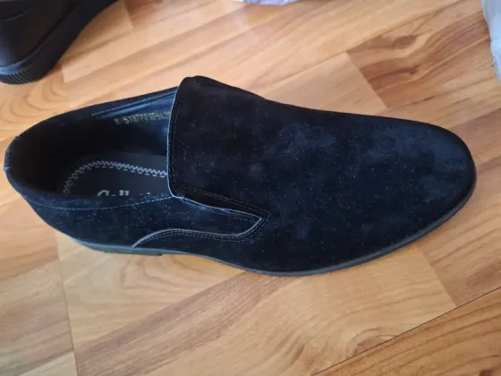 Липучкалы кроссовкалар мен жарқын кірістірмелері