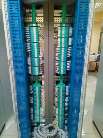 Четыре серверных шкафа в офисном помещении