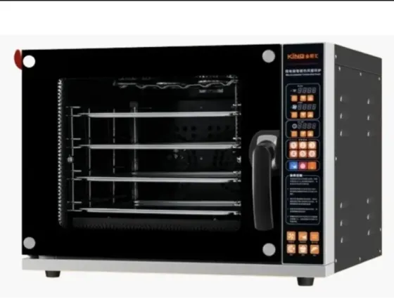 Духовой шкаф с несколькими полками и цифровыми панелями управления, черный корпус