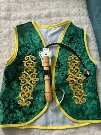 Халат женский с золотистым украшением на спине