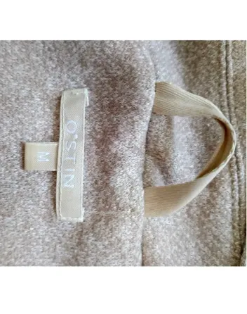 Бежевый капюшонды пальто вешалкада