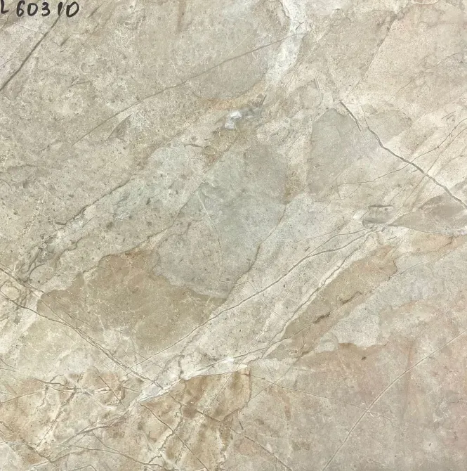 Светло-кремовая мраморная плитка с узором