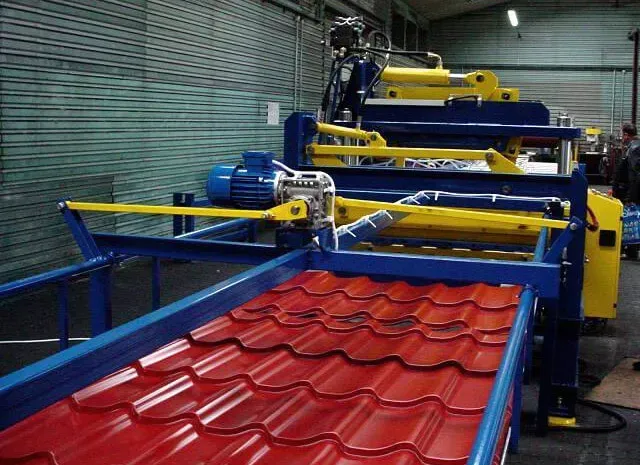 Установка для формирования черепицы из металла