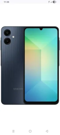 Смартфон Samsung с двумя камерами на задней панели и большим экраном