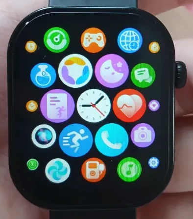 Изображение смарт-часов с яркими иконками приложений