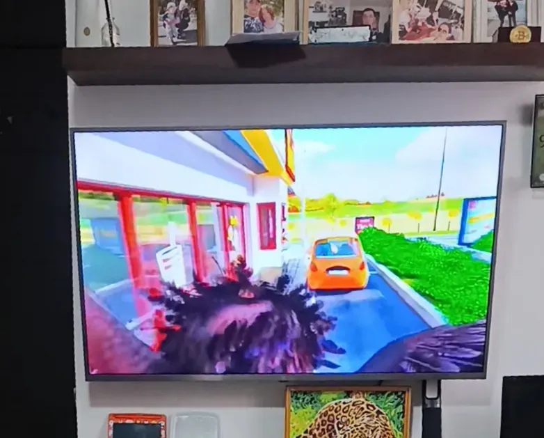 Изображение телевизора с игровой сценой