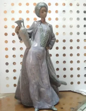 Реставратор керамики, вазочка и миски с трещинами