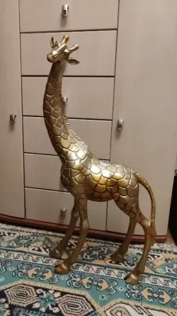 Реставратор керамики, вазочка и миски с трещинами