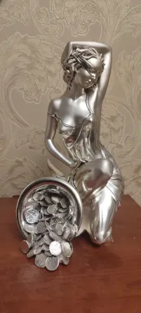 Реставратор керамики, вазочка и миски с трещинами