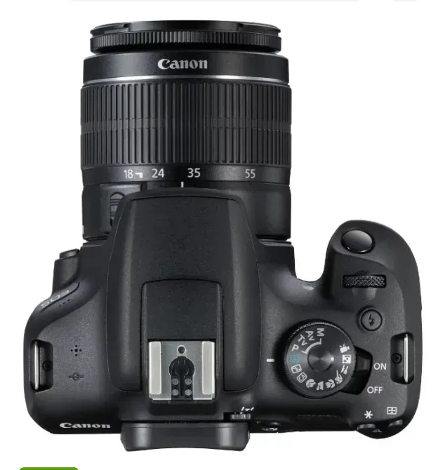 Canon EOS 2000D камерасының жоғарғы көрінісі объективпен