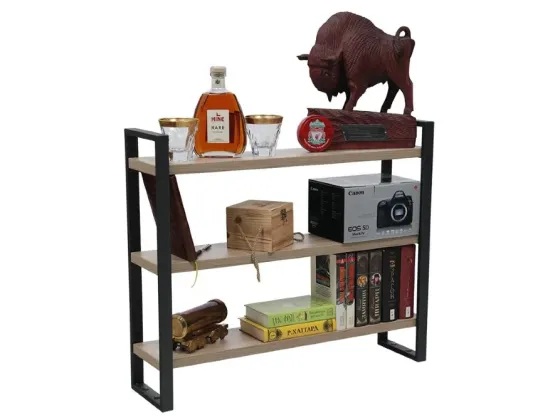 Полка с тремя уровнями и черной металлической рамой