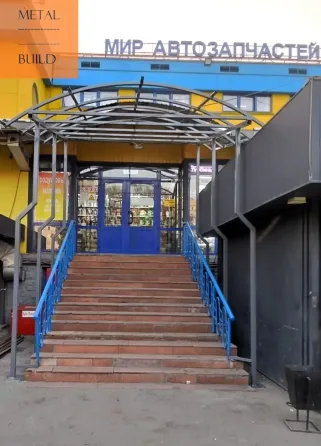 Новое строительство лестницы с гранитными ступенями