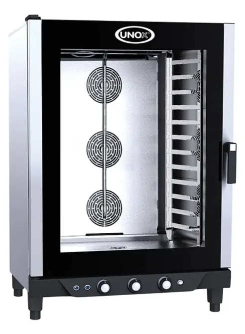 Духовка UNOX с открытой дверцей, внутреннее пространство с вентиляторами и полками для противней