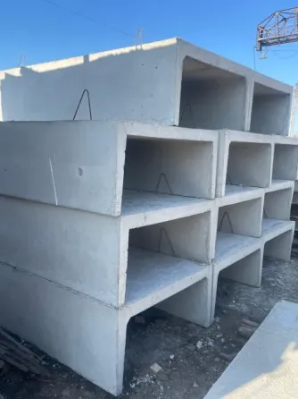 Горизонтальное сечение бетонных блоков на строительной площадке