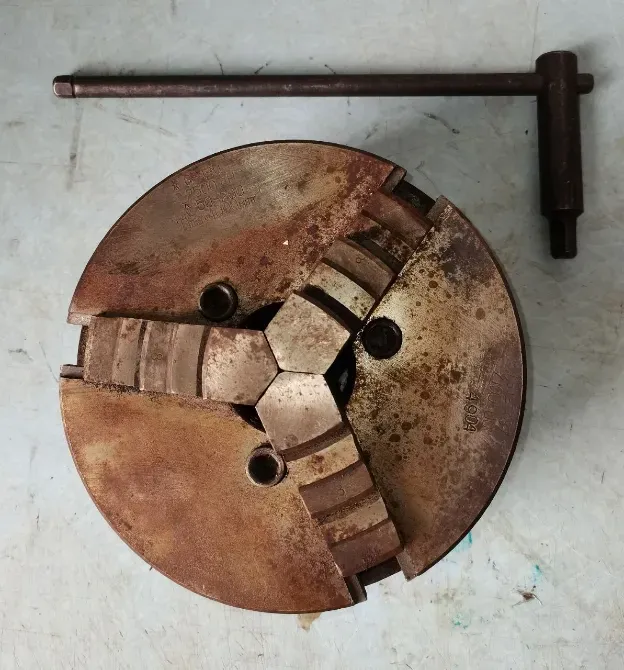 Чак для токарного станка с отдельной ручкой для регулировки