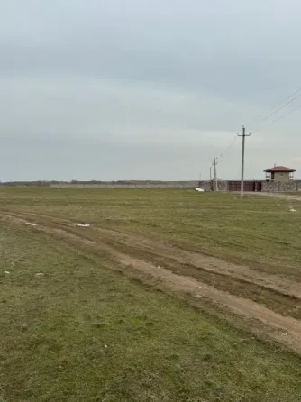 Картаның бетінде қызғылт түс фонында көк квадратпен бөлінген учаске