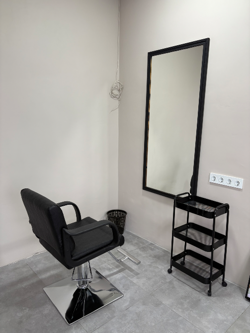 Студия красоты с креслом для клиентов