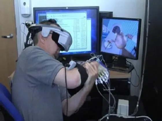 Устройство для реабилитации руки с проводами и датчиками