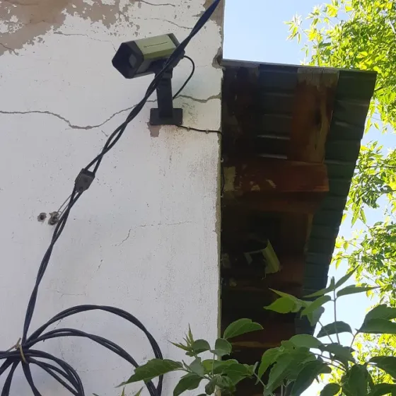 Дверь с надписью 