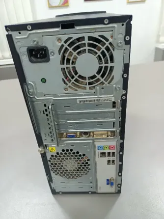 Компьютер HP с оптическим дисководом на передней панели
