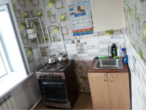 окно на кухне с видом на улицу
