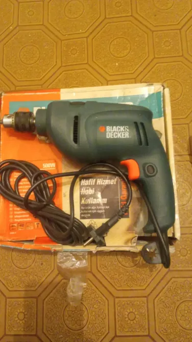 Дрель Black & Decker на упаковке