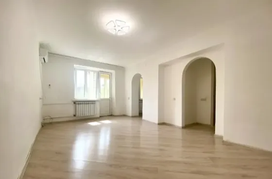 Квартира 1-ком, ул. Кунаева д.83, в золотом квадрате. Светлая, уютная и теплая. В центре. Алматы
